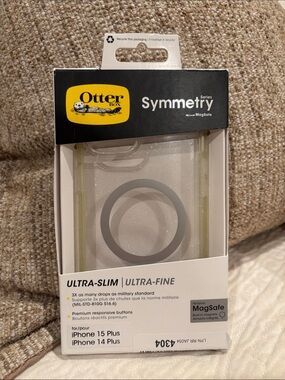 OtterBox 15 plus Symmetry Series Clear Case with MagSafe Accent